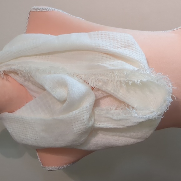 Capelli of New York Vintage Loop Scarf, Creamy Soft White - Picture 4 of 7